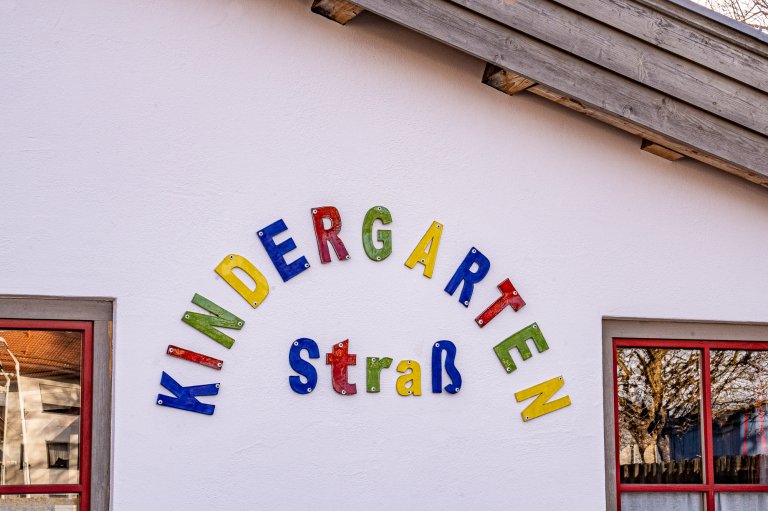 Kindergarten Straß KiGa Straß Schriftzug