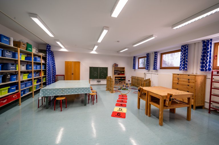 Eingangbereich_Werkstatt-Turnhalle_KindergartenStraß_3